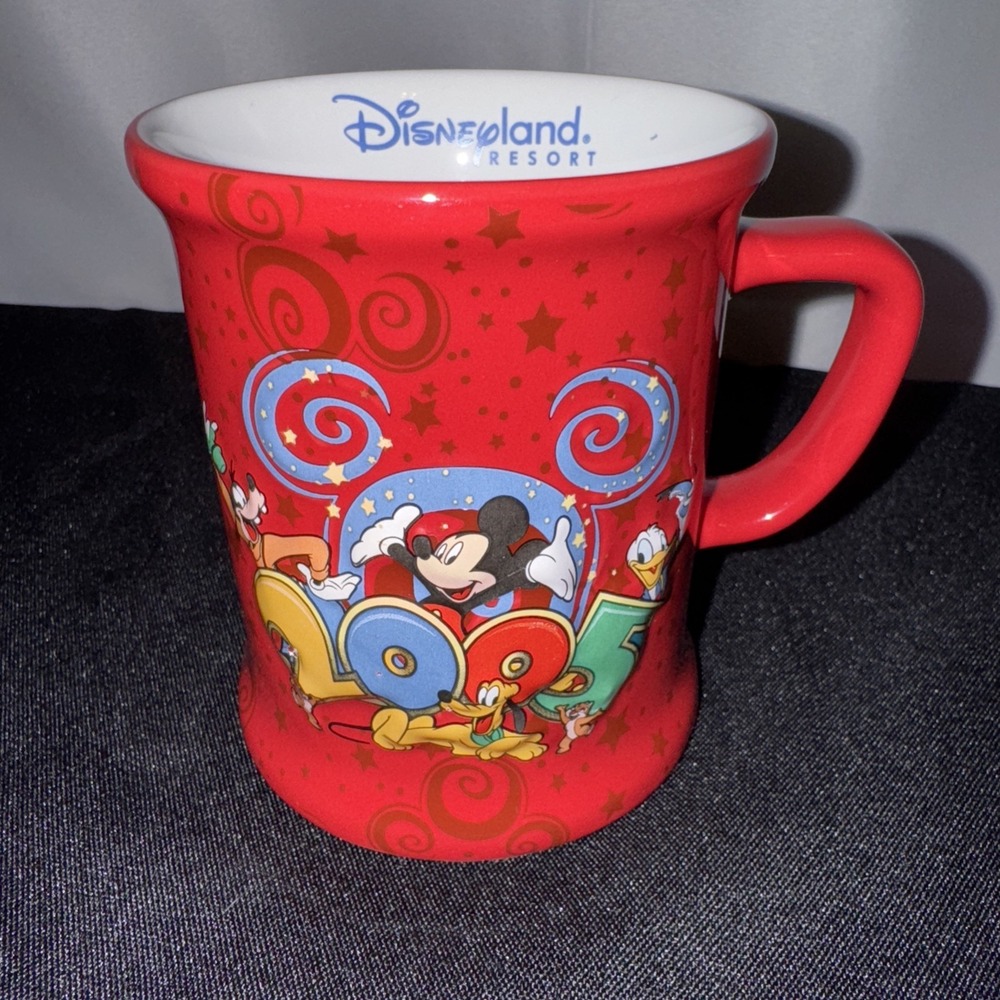 2005 WALT DISNEY WORLD Park COFFEE MUG RED MICKEY MOUSE DONALD DUCK PLUTO‎ GOOFY